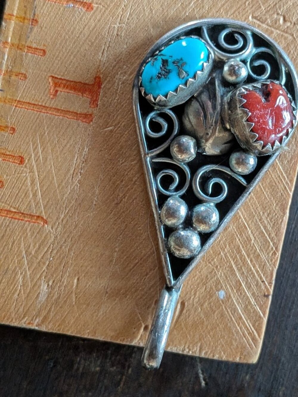 Sterling silver pendant with coral and turquoise colored stones - Picture 3 of 3
